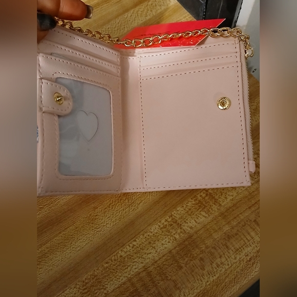 Betsey Johnson NWT Compact Gummy Bear Wallet W/Chain - Picture 7 of 7